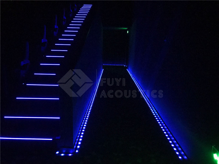 影院臺階、通道燈